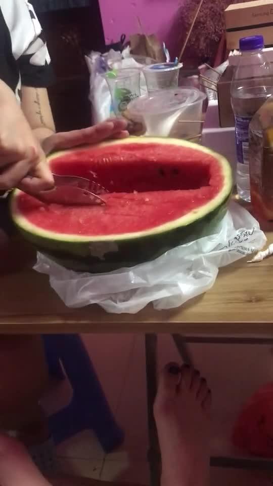 宿舍小鬼吃瓜,揭秘校园里的八卦风云