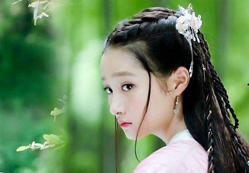 当年的吃瓜女主,揭秘年度话题人物